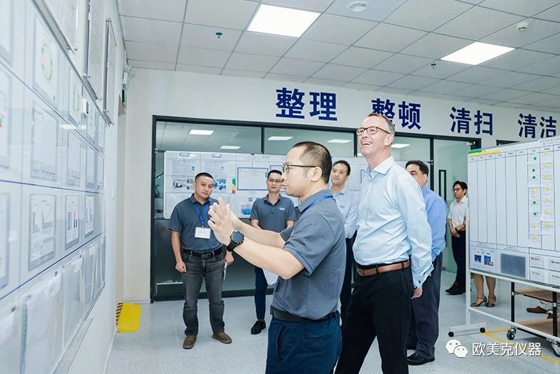 111501_155024_gsdt.jpg 111501_155024_gsdt.jpg